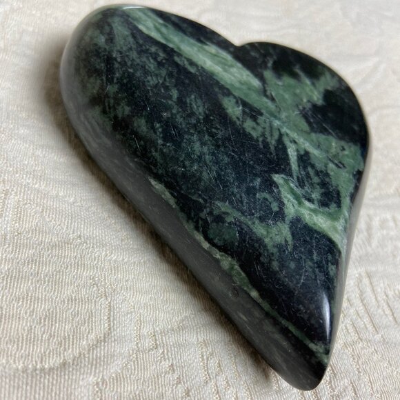 Vintage Alabaster Carved Heart "Love" - Picture 3 of 6